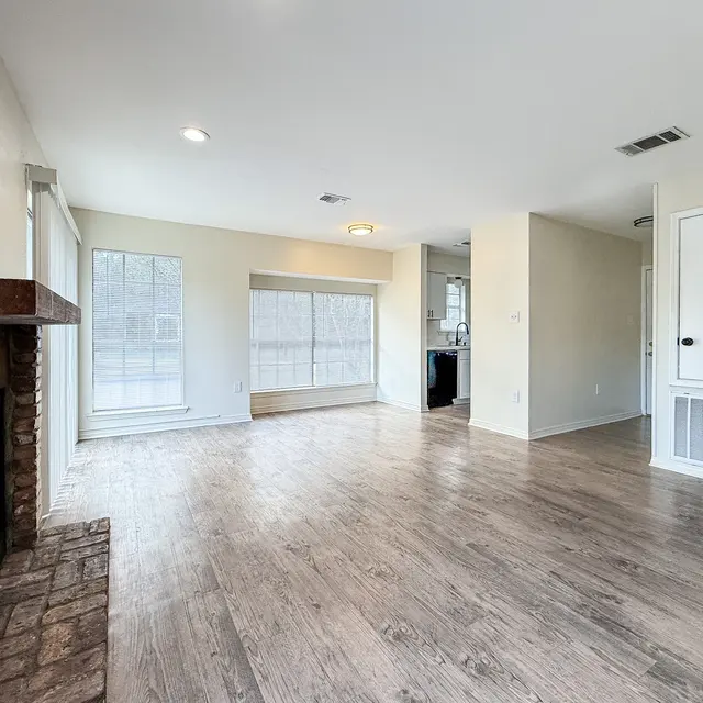 Chapman at Abita Springs Apartment Homes — interior and grounds view 4