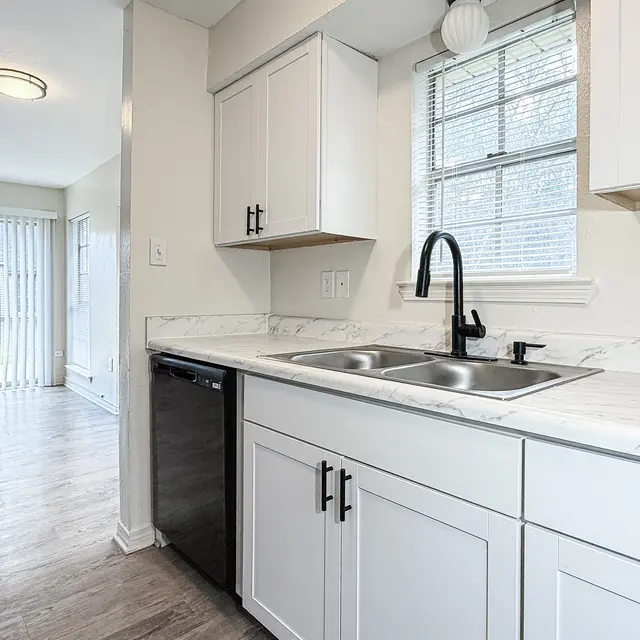 Chapman at Abita Springs Apartment Homes — interior and grounds view 6