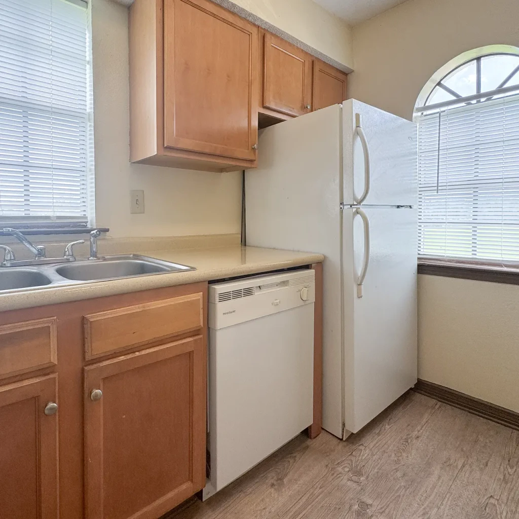Snead at Abita Springs Apartment Homes — interior and grounds view 17