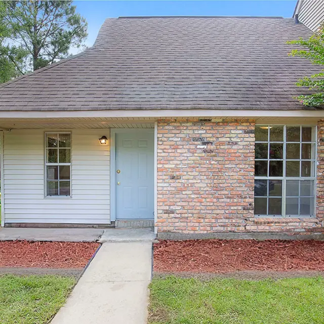 Chapman at Abita Springs Apartment Homes — interior and grounds view 17
