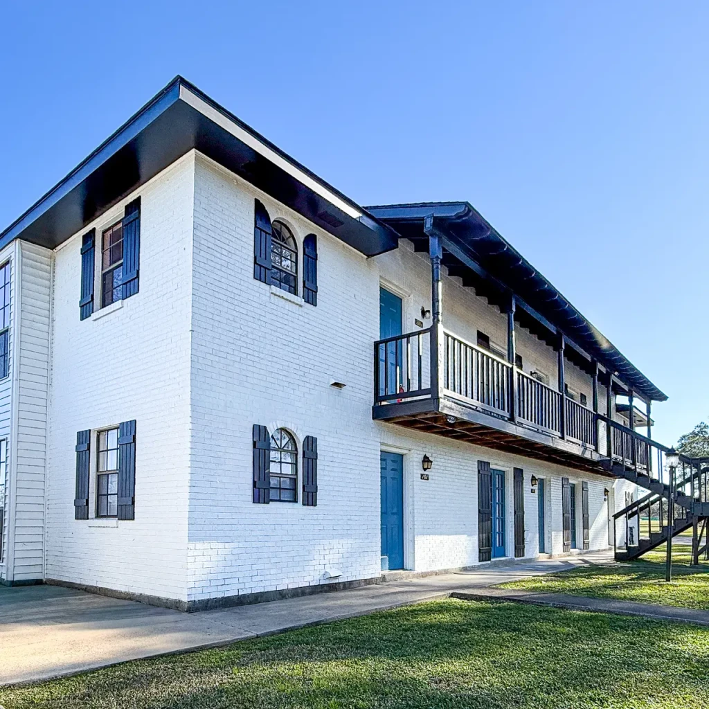 Snead at Abita Springs Apartment Homes — interior and grounds view 28