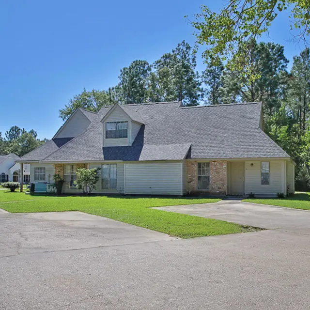 Chapman at Abita Springs Apartment Homes — interior and grounds view 16