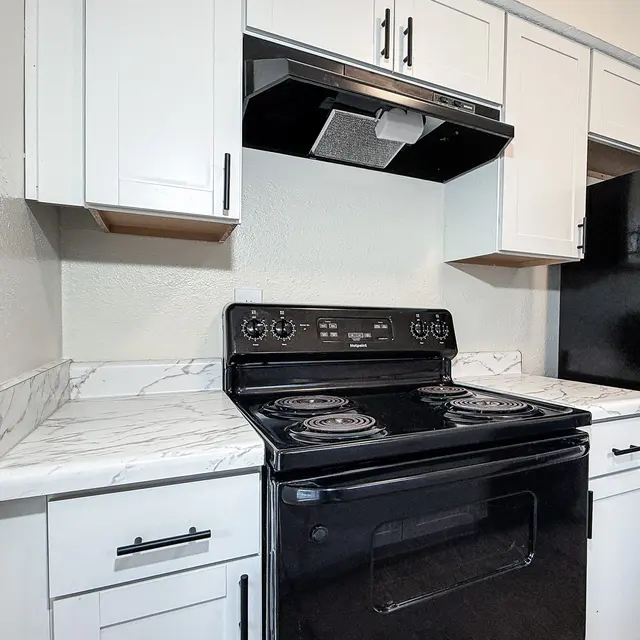 Chapman at Abita Springs Apartment Homes — interior and grounds view 8