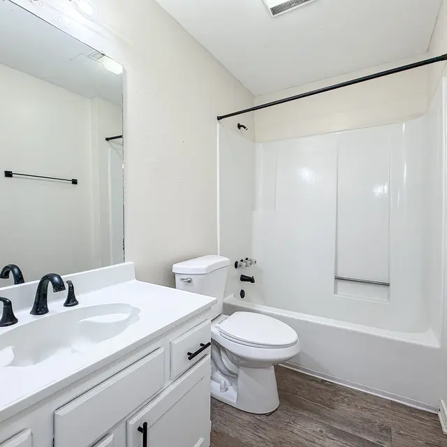 Chapman at Abita Springs Apartment Homes — interior and grounds view 10