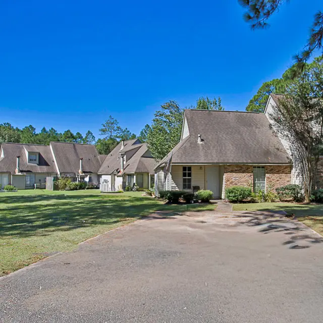 Chapman at Abita Springs Apartment Homes — interior and grounds view 15
